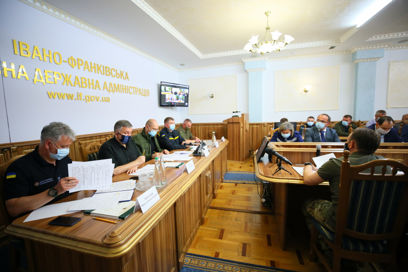 Державна комісія ТЕБ і НС під головуванням Дениса Шмигаля ухвалила комплекс заходів з подолання наслідків стихії в західних областях