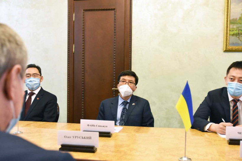 Олег Уруський провів зустріч з Надзвичайним і Повноважним Послом КНР в Україні Фань Сяньжунем