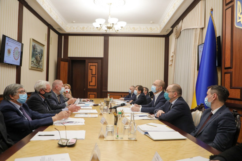 Прем’єр-міністр: Будівництво сучасної інфраструктури дозволить Україні відновити науковий потенціал для розроблення вакцин
