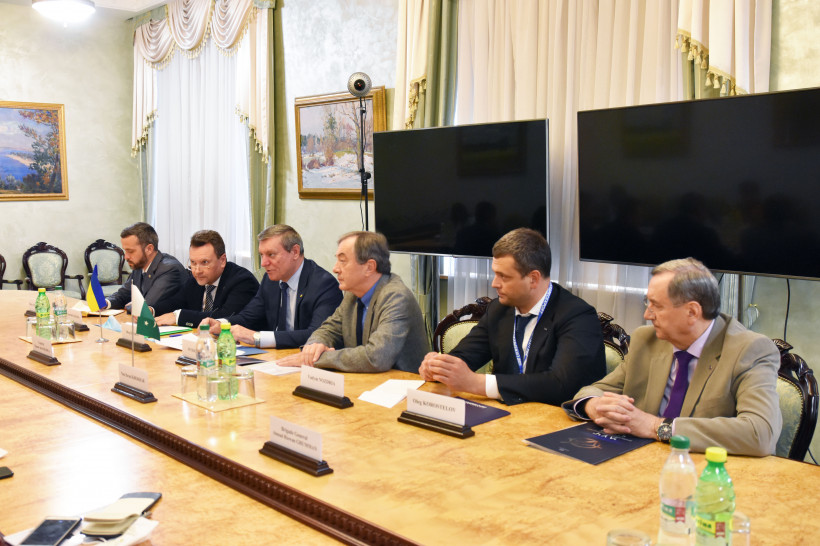 Віце-прем’єр-міністр Олег Уруський обговорив із Головнокомандувачем армії Пакистану питання розвитку двосторонньої співпраці