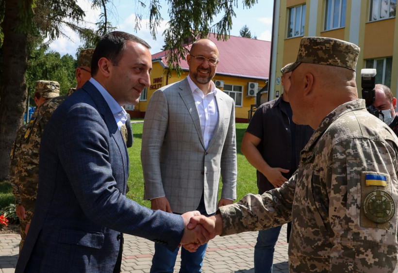 Прем’єр-міністри України та Грузії відвідали Міжнародний центр миротворчості та безпеки на Львівщині