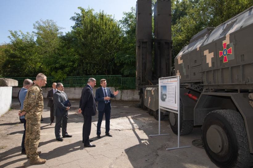 Віце-прем’єр-міністр України в Дніпрі провів нараду з виробниками ракетного озброєння