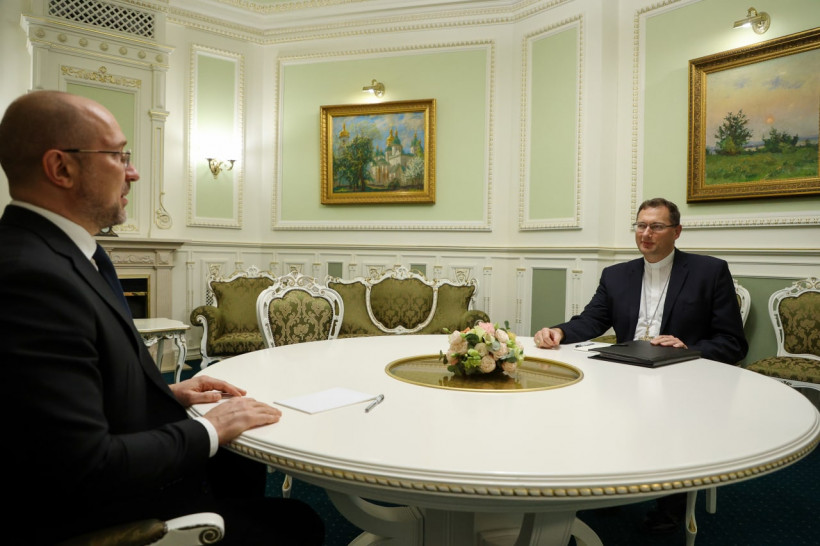 Прем’єр-міністр зустрівся з новопризначеним Апостольським Нунцієм в Україні