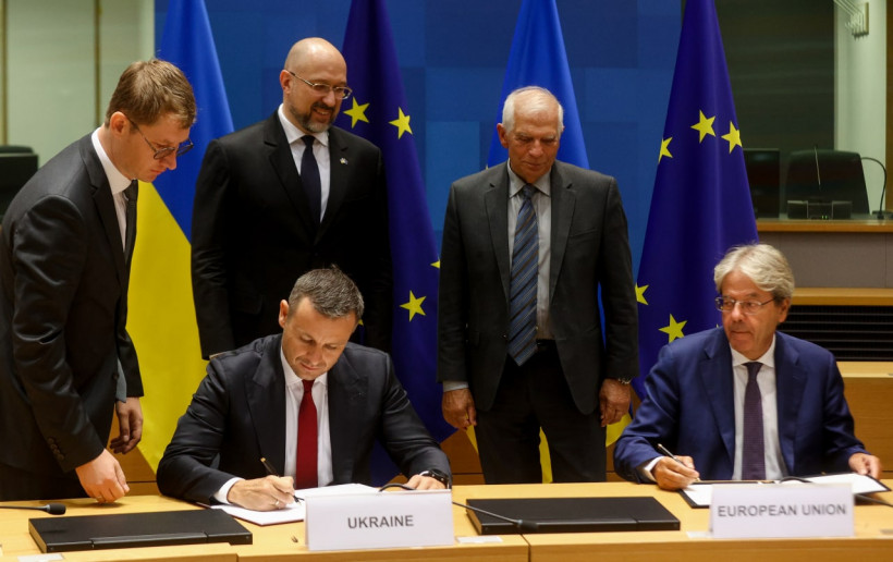Ukraine and the EU ink five joint agreements in Brussels