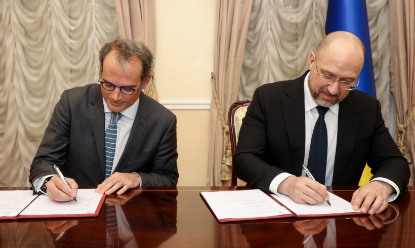 Ukraine and IFC ink memorandum on creating mechanisms to attract private investors to recovery