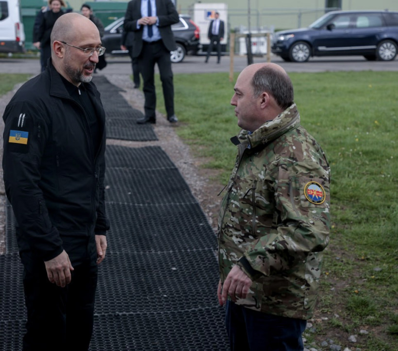 Prime Minister of Ukraine and UK Defence Secretary inspect training of Ukrainian military