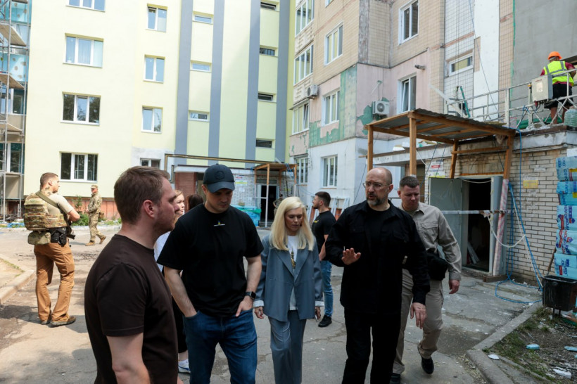 Прем’єр-міністр відвідав Ірпінь та Гостомель, де реалізується проект відбудови багатоквартирних житлових будинків