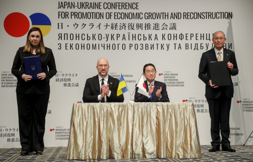 Україна та Японія підписали 56 документів на Конференції з економічного розвитку та відбудови в Токіо